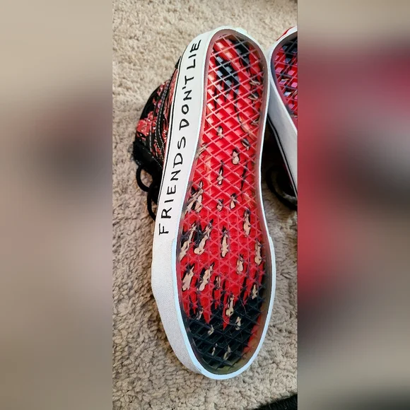 Stranger Things x Sk8-Hi Reissue 'Upside Down' Vans - Picture 5 of 11